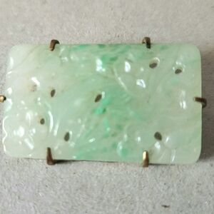 Antique Elegant Green Jade and Gold Women's Brooch